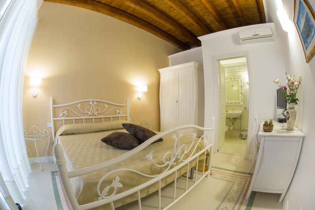 Monsignore * Vieste